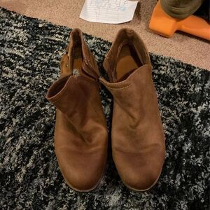 Sugar booties 7.5